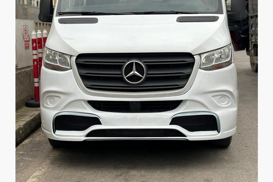 Mercedes Sprinter W907/W910 2018– Voorbumper lipspoiler V2 (spuitklaar) Image