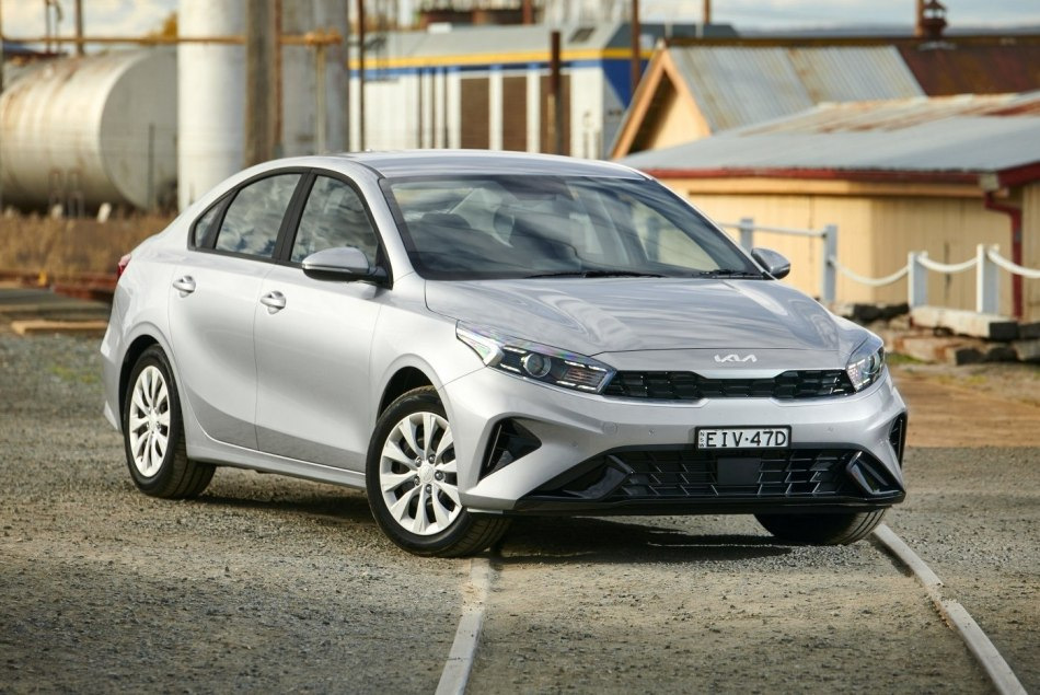 Vernieuwde KIA Cerato sedan van de IV generatie