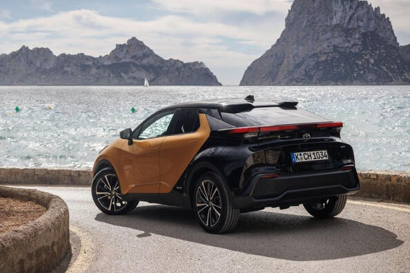 Review: de stijlvolle hybride crossover Toyota C-HR (2e generatie) Foto 4