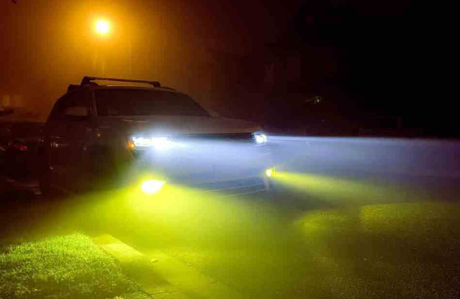 Welke kleur is het beste voor mistlampen van je auto?