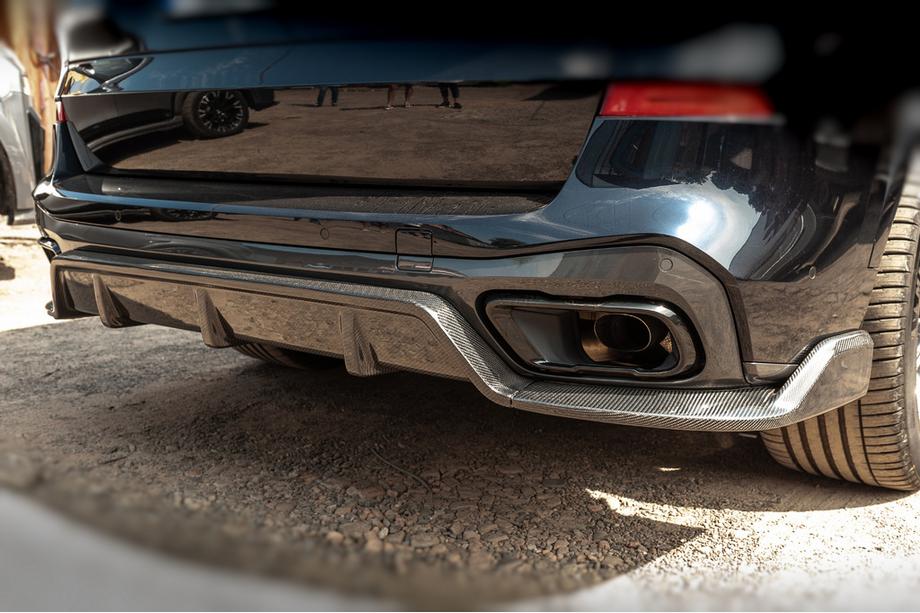BMW X5 G05 2019–2026 Achterbumperdiffuser V2 (2018-2022, echt carbon) Image