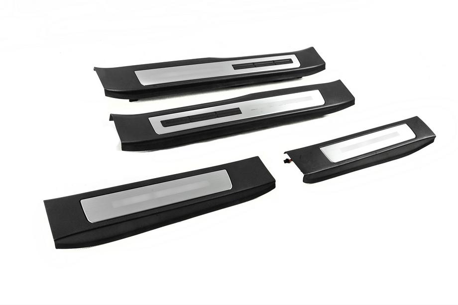 Toyota Land Cruiser 300 2021– Verlichte instaplijsten (set van 4 stuks) Foto 3