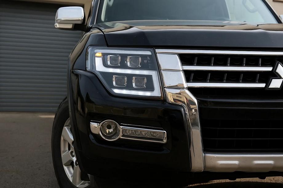 Mitsubishi Pajero Wagon IV 2006–2021 LED-koplampen (2 stuks) Foto 1