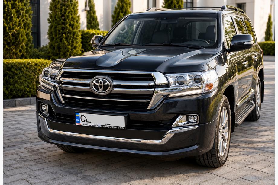 Toyota Land Cruiser 200 2007–2021 Frontlip 2016↗ (Executive 2019) Zwarte kleur Foto 5