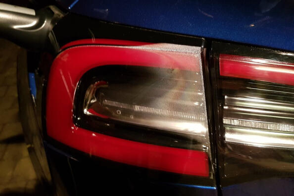 Moet je de achterlichten van je auto polijsten?