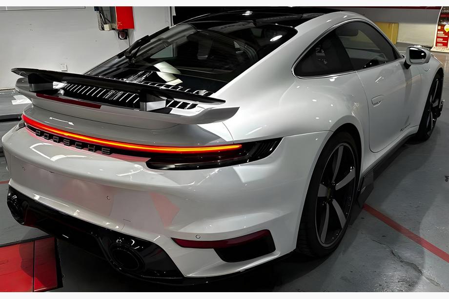 Porsche 911 (992) 2018– Achterbumper compleet Image