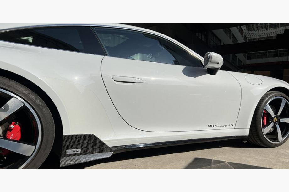 Porsche 911 (992) 2018– Sideskirts Image
