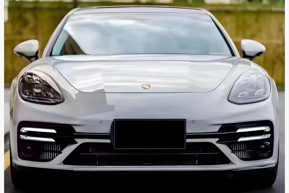Porsche Panamera 2016–2023 Voorbumper in Turbo S-stijl Image