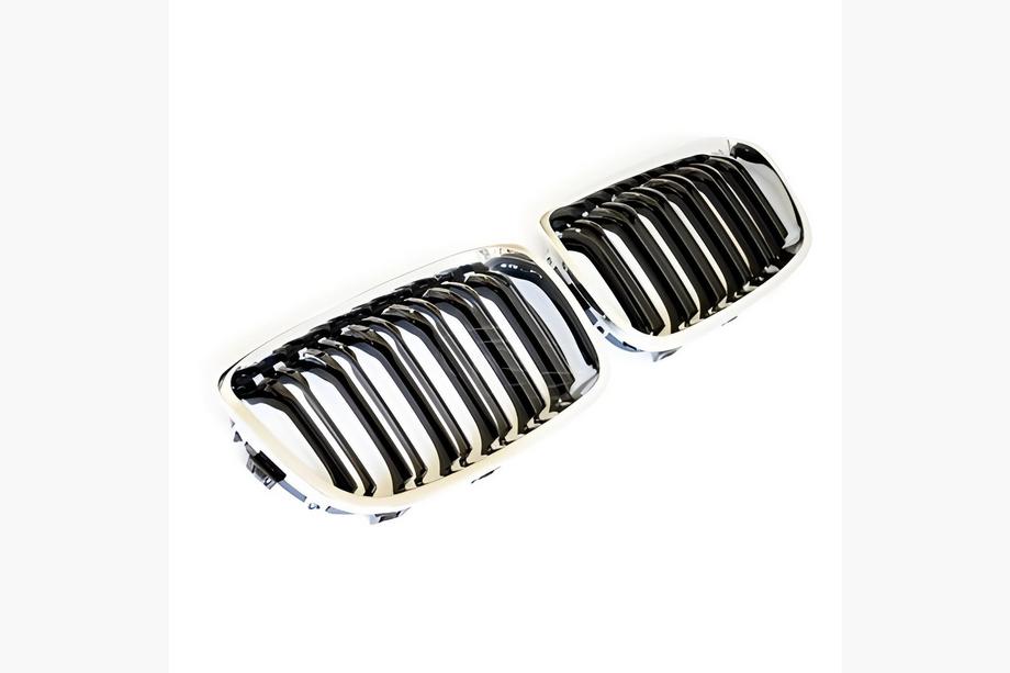 BMW 1 Serie F20/F21 2011–2019 M-Look nierroosters (2011-2014, hoogglans zwart met chromen omlijsting) Foto 2