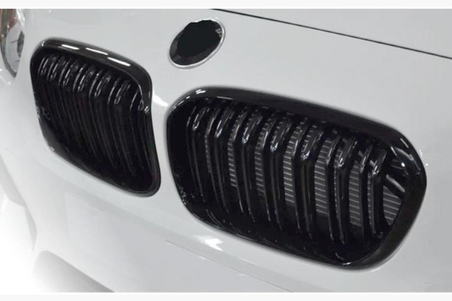 BMW 1 Serie F20/F21 2011–2019 M-Look niergrille (2015-2019, hoogglans zwart) Image