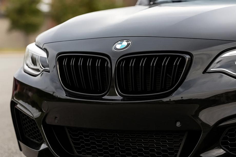 BMW 2-serie F22/F23 2014–2021 Niergrilles M-Look (hoogglans zwart) Image