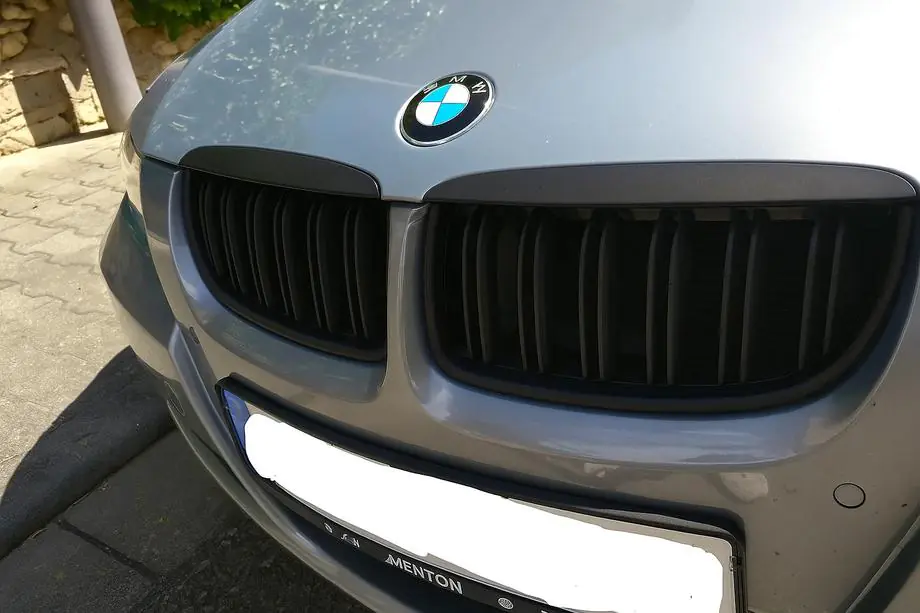 BMW 3-serie E90/E91 2005–2011 Niergrille M-Look (voor E-90/91 2005-2008, mat zwart) Image