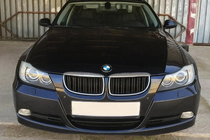 BMW 3-serie E90/E91 2005–2011 M-Look niergrillen (voor E-90/91 2005-2008, hoogglans zwart met chromen omlijsting) foto 1