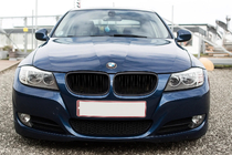 BMW 3-serie E90/E91 2005–2011 M-look niergrilles (voor E-90/91 2008-2011, mat zwart) foto 1