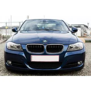 Niergrillen M-look (voor E-90/91 2008-2011, hoogglans zwart met chromen rand) foto 1