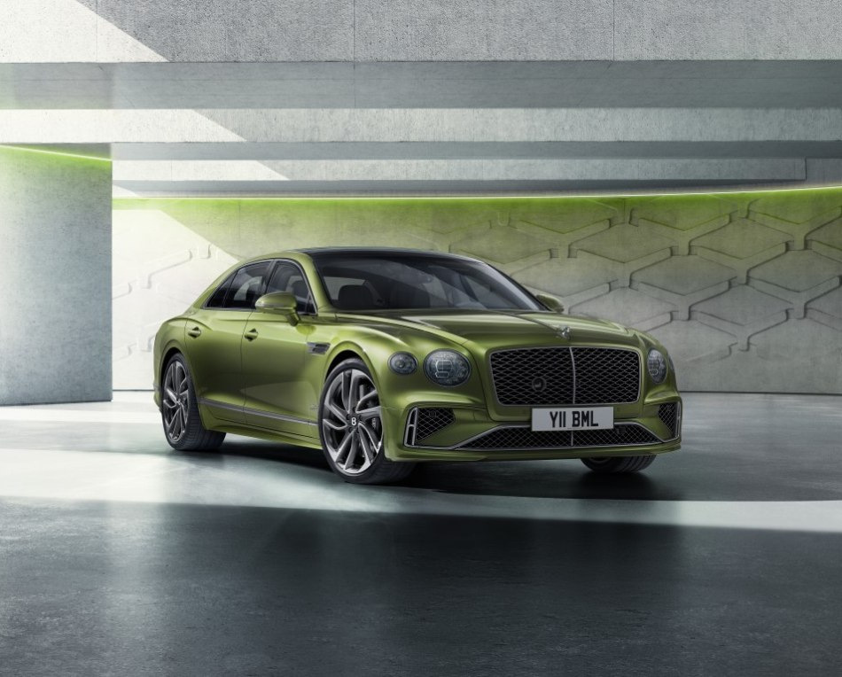 Review van de luxe sedan Bentley Flying Spur 2025