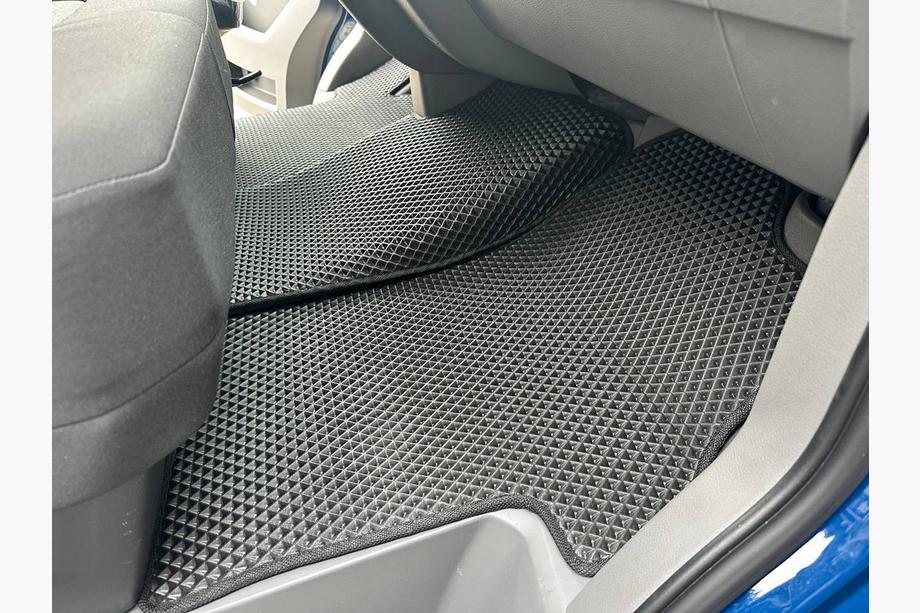 Volkswagen Crafter 2016– Vloermatten 2024+ (3 stuks, EVA, Zwart) Foto 3