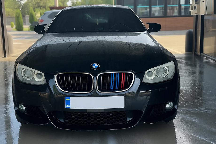 BMW 3-serie E92/E93 2006–2013 Niergrillen M-Look (voor 2010-2013, M-Color met chromen rand) Image