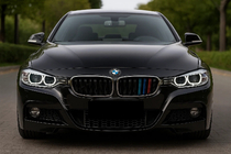 BMW 3 Serie F30/F31 2012–2019 Nierenroosters M-Look (M-Color met chromen rand) foto 1