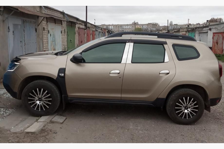 Dacia Duster 2008–2018 RVS deurstijl sierlijsten (6-delig) Image