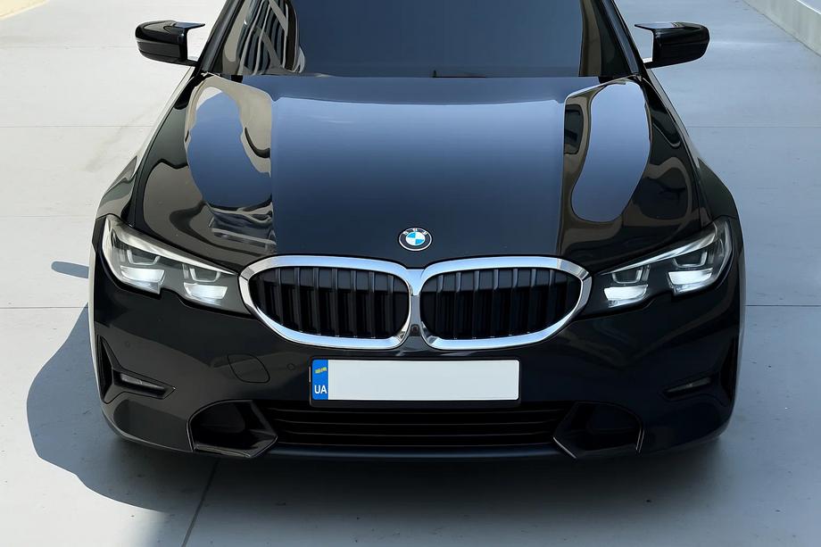 BMW 3 Serie G20/G21 2018– Niergrilles 1 Bar (2018-2022, hoogglans zwart met chroomrand) Image