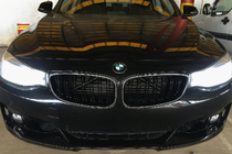 BMW 3-serie F34 2013–2020 M-Look nierroosters (hoogglans zwart met chroomrand) foto 1