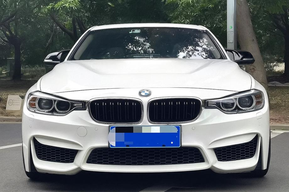 BMW 4 Serie F32/F33/F36 2012–2020 M-Look nierroosters (hoogglans zwart met chroomrand) Image
