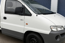 Hyundai H200, H1, Starex 1998–2007 Raamomlijsting (2 st., RVS) foto 1