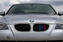 BMW 5 Serie E60/E61 2003–2010 Nierenroosters M-Look (M-Color met chromen rand) foto 1