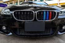 BMW 5 Serie F10/F11 2010–2016 Nierenroosters M-Look (M-Color met chromen rand) foto 1