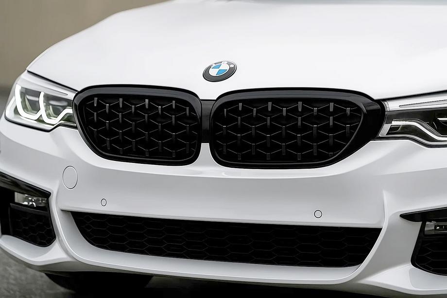 BMW 5 Serie G30/G31 2017–2023 Niergrilles Diamond Black V1 (2017-2020, zwarte rand) Image