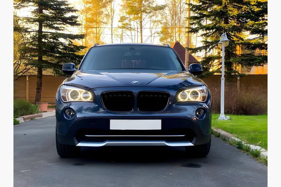 BMW X1 E84 2009–2015 Niergrilles M-Look (hoogglans zwart) Image