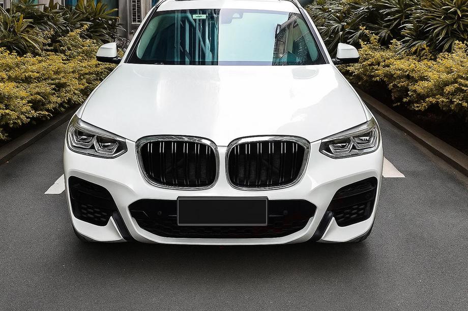 BMW X3 G01 2018– M-Look niergrillen (2018-2021, hoogglans zwart met chromen omlijsting) Image