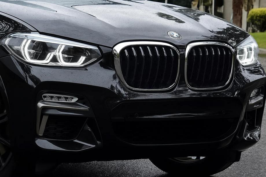 BMW X3 G01 2018– Niergrille 1 Bar (2018-2021, hoogglans zwart met chromen omlijsting) Foto 1