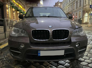 BMW X5 E70 2007–2013 M-Look nierroosters (hoogglans zwart met chroomrand) foto 4