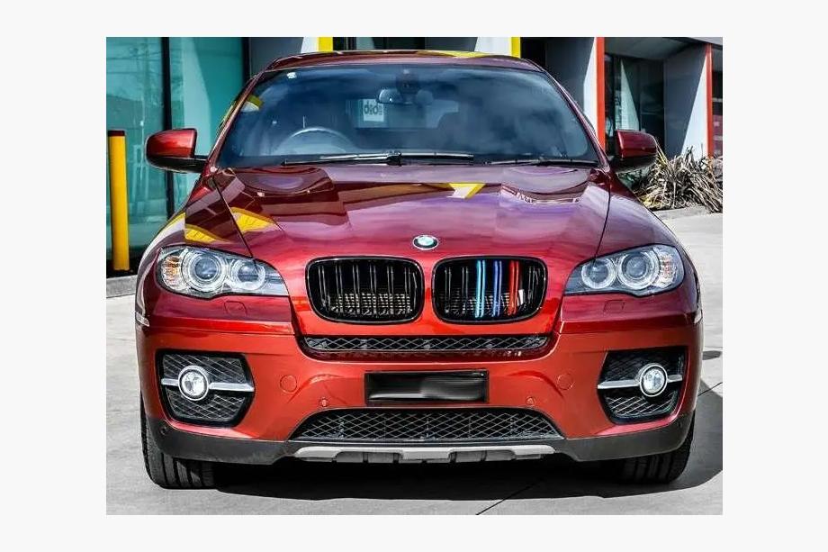 BMW X6 E71 2008–2014 M-Look nierengrilles (M-Color) Image