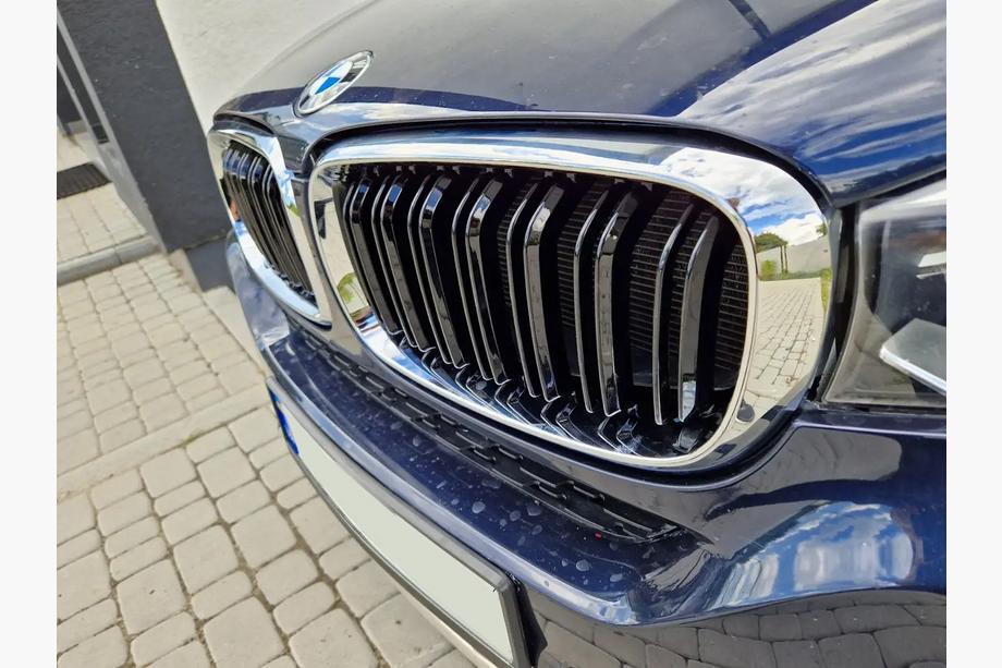 BMW X5 F15 2013–2018 M-Look nierroosters (hoogglans zwart met chroomrand) Foto 3