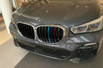 BMW X5 G05 2019–2026 Niergrille 1 Bar (2019-2022, M-Color met chromen omlijsting) foto 1