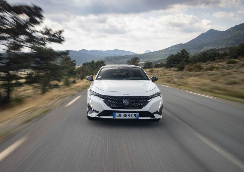 Peugeot e-308: review van een stijlvolle elektrische hatchback