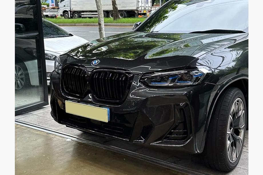 BMW X3 G01 2018– M-Look niergrille (voor G08i, glanzend zwart) Image