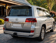 Toyota Land Cruiser 200 2007–2021 Achterdiffuser afdekking zonder chroom 2016-2021 (Executive 2019/2021, voor trekhaak) Zwarte kleur foto 2