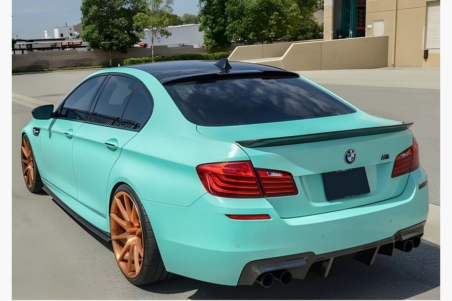 BMW 5 Serie F10/F11 2010–2016 M4-Style V2 kofferklepspoiler (voor F10, hoogglans zwart) Image