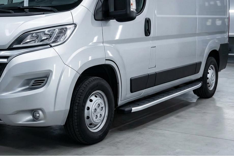 Fiat Ducato 2006–2025 Side steps Fullmond (2 stuks, aluminium) Lange wielbasis Image