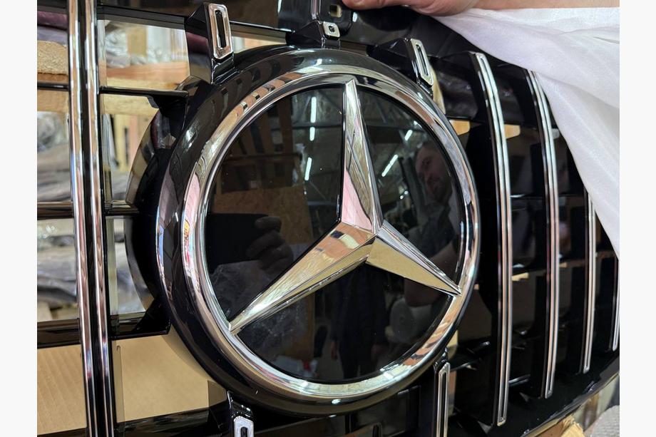 Mercedes Sprinter W907/W910 2018– Voorembleem (OEM) Image