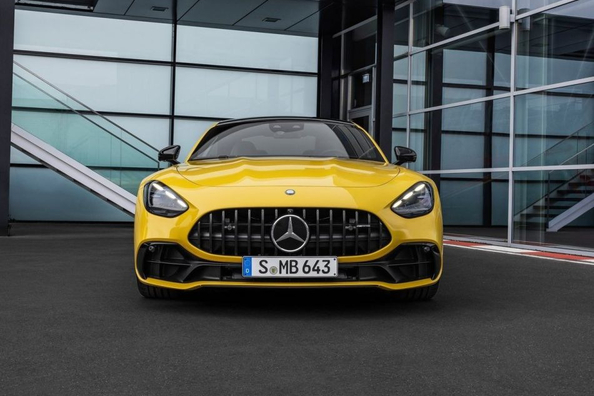 Review Mercedes-AMG GT Coupé: sportieve kracht en elegantie