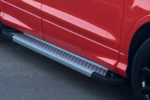 Ford Kuga/Escape 2013–2019 Side steps Allmond Grey (set van 2, aluminium) foto 1