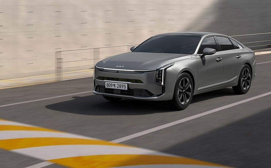 Kia K8 2025-review: vernieuwde sedan met een vleugje luxe