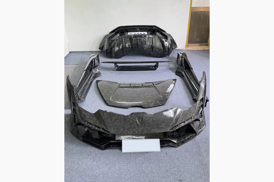 Lamborghini Huracan 2014– LRT bodykit (gesmeed carbon) Image