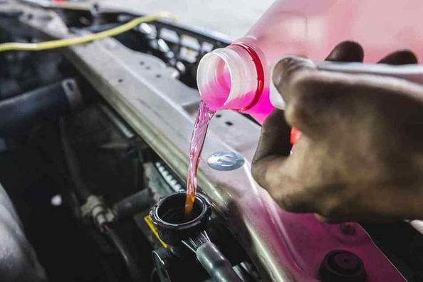Hoe vaak moet je de koelvloeistof in je auto vervangen?