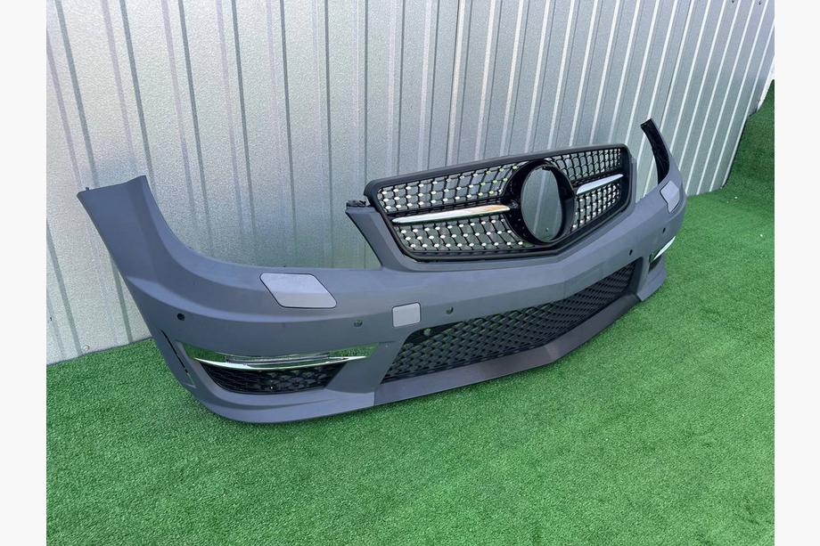 Mercedes C-klasse W204 2007–2015 Voorbumper 2011-2014 AMG C63 met Diamond Black grille Image